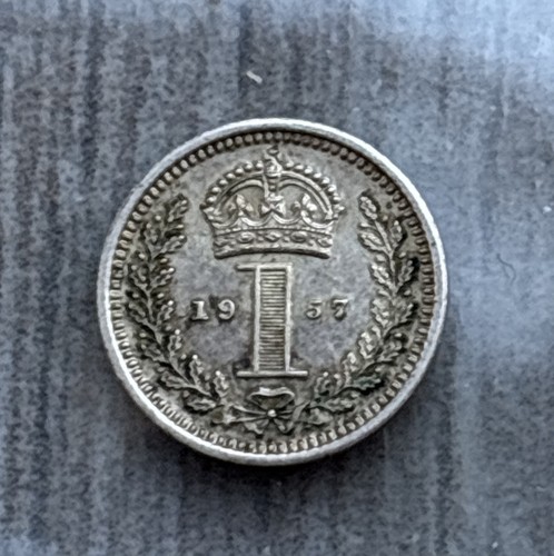 Queen elizabeth 1957 silver - queen,